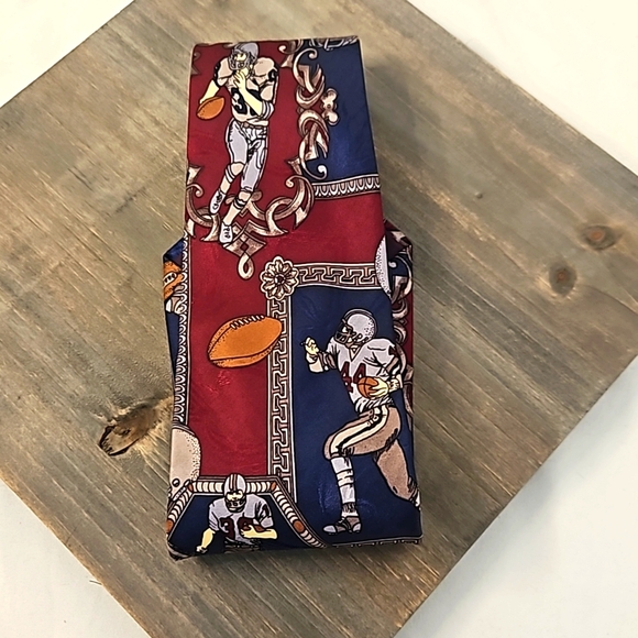 Cornerstone Vintage Football Tie. - Picture 8 of 8